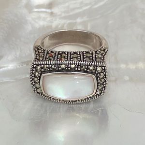 Mother of Pearl Ring SZ 7